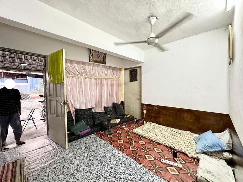 Rumah Teres 2-Tingkat untuk Dijual di Taman Greenwood Indah (Batu Caves) - Shaziery Iskandar - Living Room - PropertyGuru.com.my
