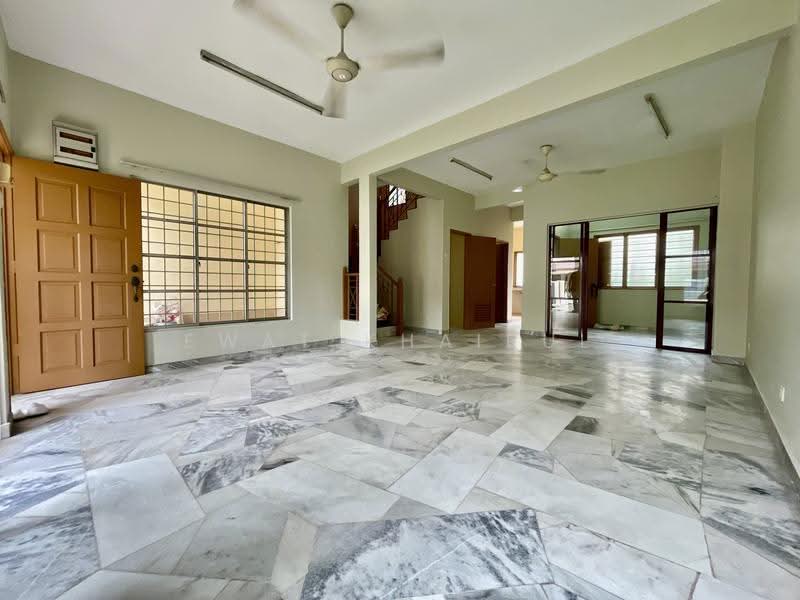 Rumah Teres 2-Tingkat untuk Dijual di Putra Heights (Subang Jaya) - Ewat Khairul - Living Room - PropertyGuru.com.my