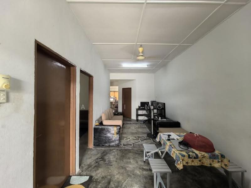 Rumah Teres 1-Tingkat untuk Dijual di Pekan Nanas (Johor) - Ah Liang - Living Room - PropertyGuru.com.my