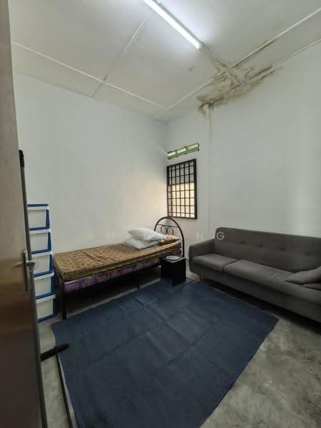 Rumah Teres 1-Tingkat untuk Dijual di Pekan Nanas (Johor) - Ah Liang - Bedroom - PropertyGuru.com.my