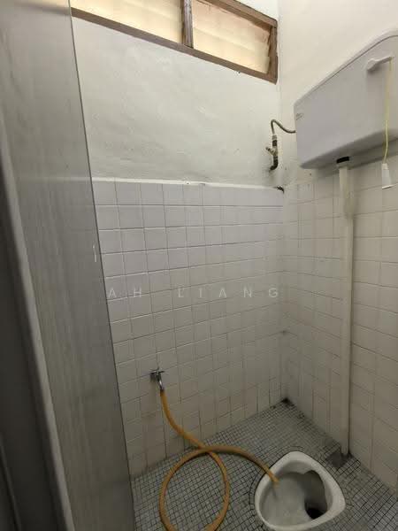 Rumah Teres 1-Tingkat untuk Dijual di Pekan Nanas (Johor) - Ah Liang - Bathroom - PropertyGuru.com.my