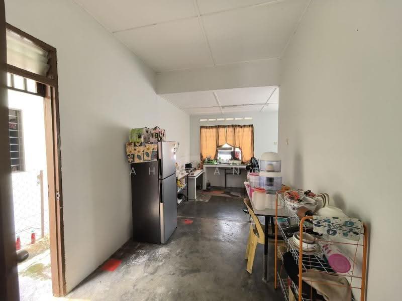 Rumah Teres 1-Tingkat untuk Dijual di Pekan Nanas (Johor) - Ah Liang - Kitchen - PropertyGuru.com.my