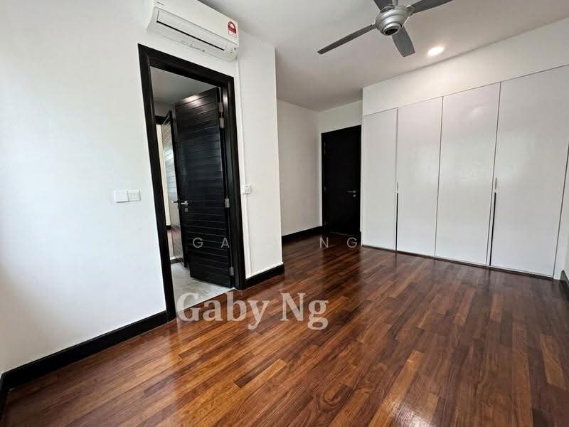 3-storey Terraced House for Sale in Duta Tropika (Batu) - Gaby Ng - Bedroom - PropertyGuru.com.my