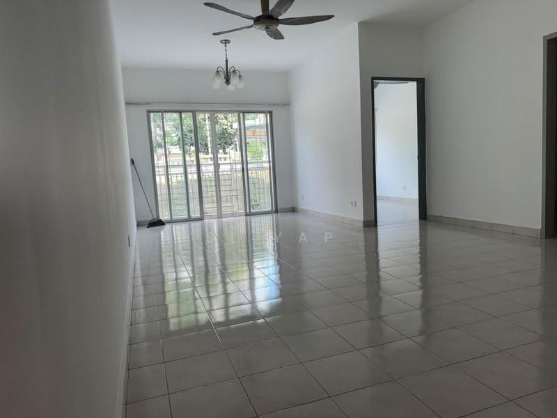 Pangsapuri untuk Dijual di Puteri Bayu Apartment - SL Yap - Living Room - PropertyGuru.com.my