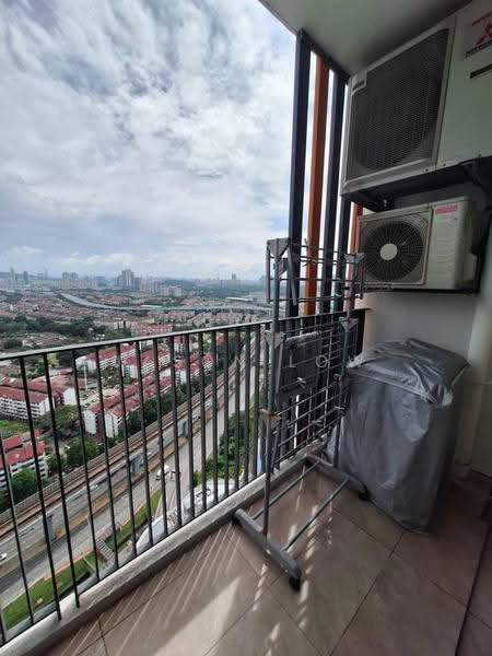 Kediaman Servis untuk Disewa di Emporis - Jason Low - Balcony - PropertyGuru.com.my