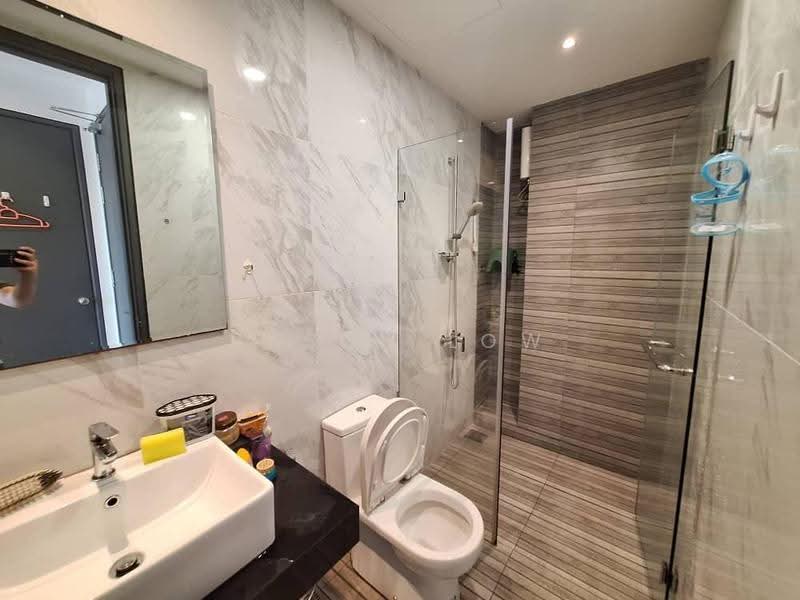 Kediaman Servis untuk Disewa di Emporis - Jason Low - Bathroom - PropertyGuru.com.my