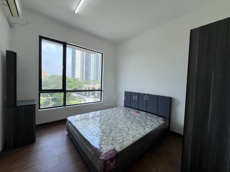 Kediaman Servis untuk Dijual di Country Garden Central Park - Ah Liang - Bedroom - PropertyGuru.com.my