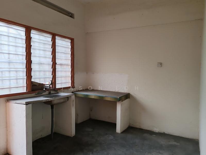 2-storey Terraced House for Sale in Taman Sri Intan (Menglembu) - Jason Loh - Kitchen - PropertyGuru.com.my