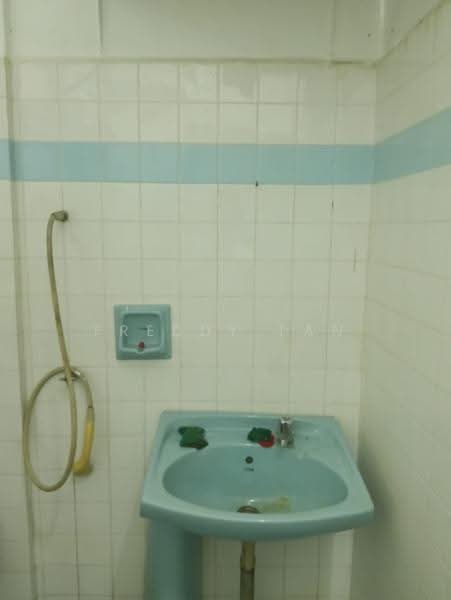 Pangsapuri untuk Dijual di Mahsuri Apartment - Freddy Tan - Bathroom - PropertyGuru.com.my
