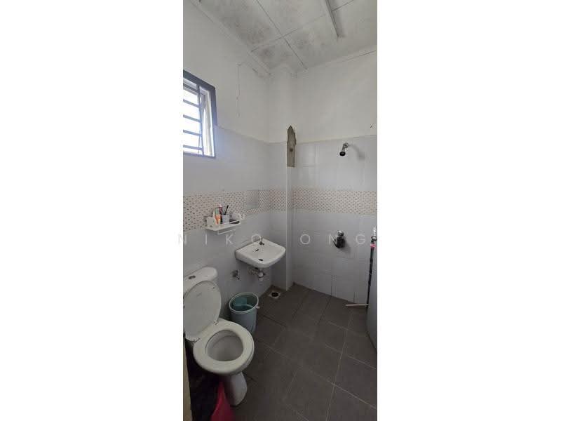 2-storey Terraced House for Sale in Gelang Patah (Johor) - Niko Ong - Bathroom - PropertyGuru.com.my