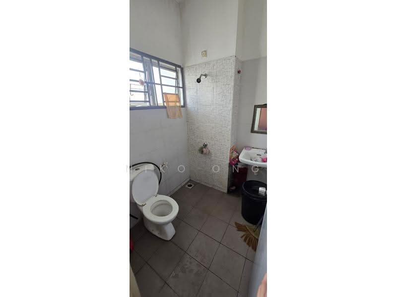 2-storey Terraced House for Sale in Gelang Patah (Johor) - Niko Ong - Bathroom - PropertyGuru.com.my