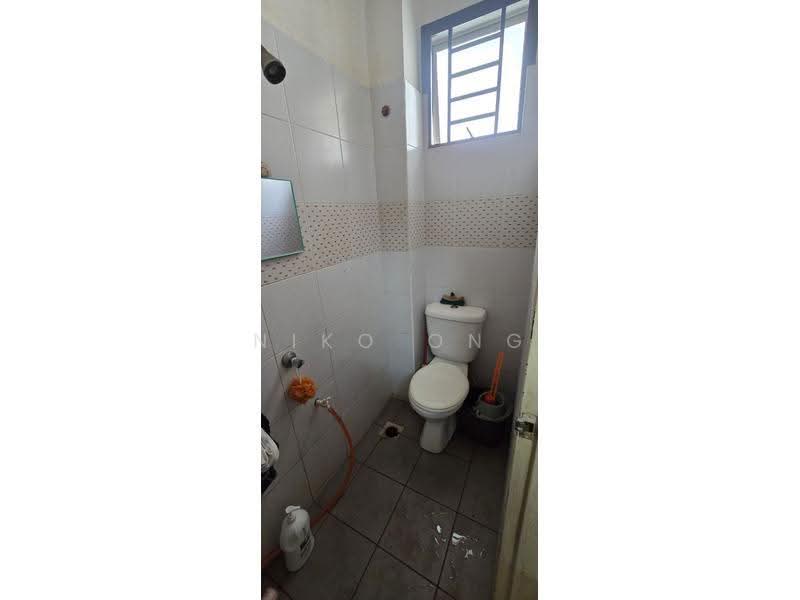 2-storey Terraced House for Sale in Gelang Patah (Johor) - Niko Ong - Bathroom - PropertyGuru.com.my