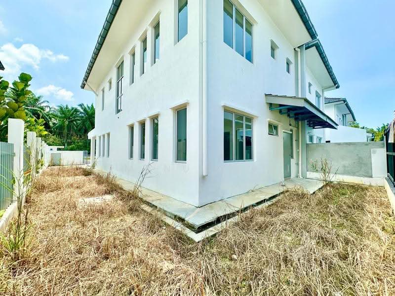 Semi-Detached House for Sale in Seksyen U15 (Shah Alam) - Luqmanul Hakim - Exterior - PropertyGuru.com.my