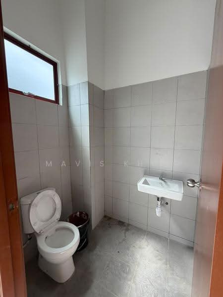 Shop / Office for Rent in Raja Uda (Butterworth) - Mavis Khor - Bathroom - PropertyGuru.com.my