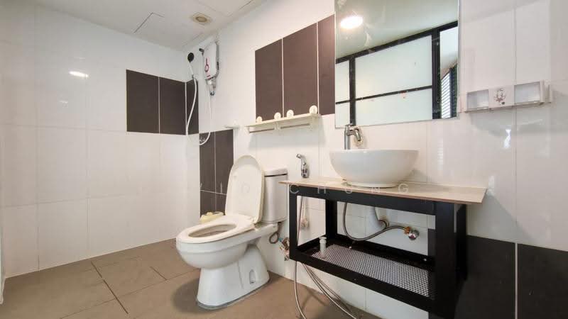 Kediaman Servis untuk Dijual di SOHO @ Empire City - David Chung - Bathroom - PropertyGuru.com.my