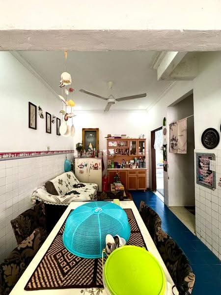 2-storey Terraced House for Sale in Taman Cempaka (Ampang) - Mahirah . - Living Room - PropertyGuru.com.my