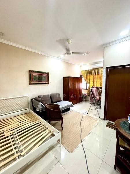 2-storey Terraced House for Sale in Taman Cempaka (Ampang) - Mahirah . - Living Room - PropertyGuru.com.my