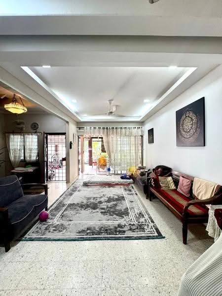 2-storey Terraced House for Sale in Taman Cempaka (Ampang) - Mahirah . - Living Room - PropertyGuru.com.my