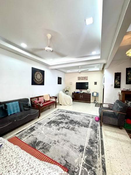 2-storey Terraced House for Sale in Taman Cempaka (Ampang) - Mahirah . - Living Room - PropertyGuru.com.my