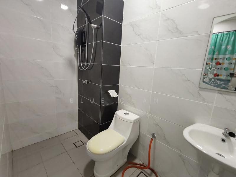 Service Residence for Rent at D'carlton (Residensi Seri Mega) - Blue Chan - Bathroom - PropertyGuru.com.my