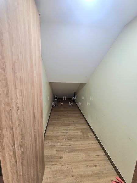 Shop for Rent in Bandar Sri Permaisuri (Cheras) - Ridhwan Rahman - Corridor - PropertyGuru.com.my