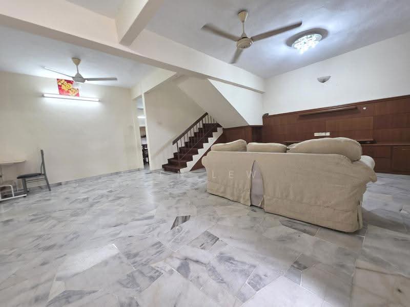 2-storey Terraced House for Sale in Taman Taynton View (Cheras) - Ken Lew - Living Room - PropertyGuru.com.my