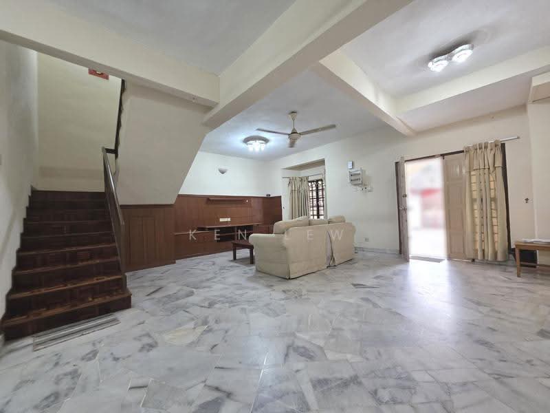 2-storey Terraced House for Sale in Taman Taynton View (Cheras) - Ken Lew - Living Room - PropertyGuru.com.my
