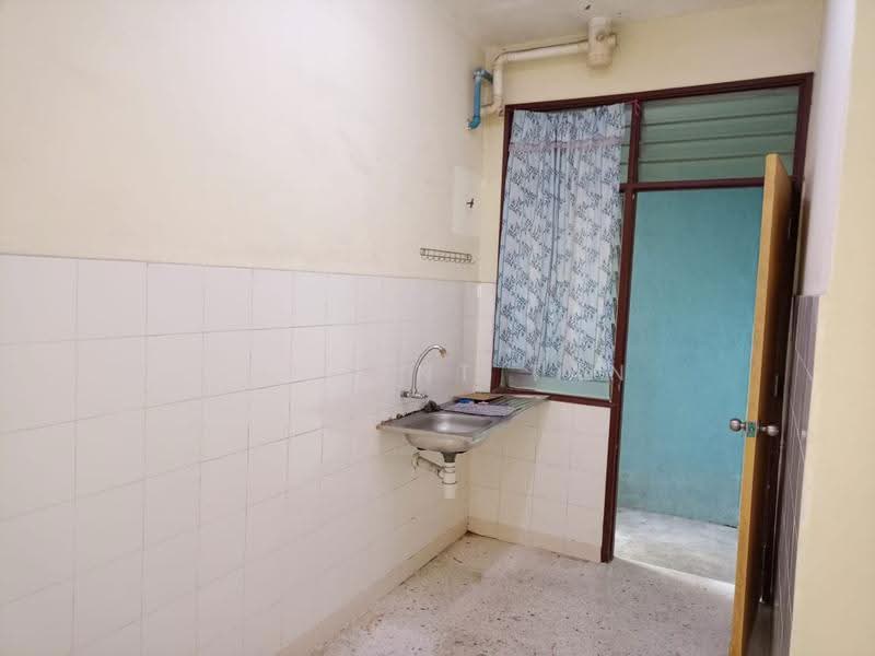Apartment for Rent at Apartment Mawar - Vincent Tan - Kitchen - PropertyGuru.com.my