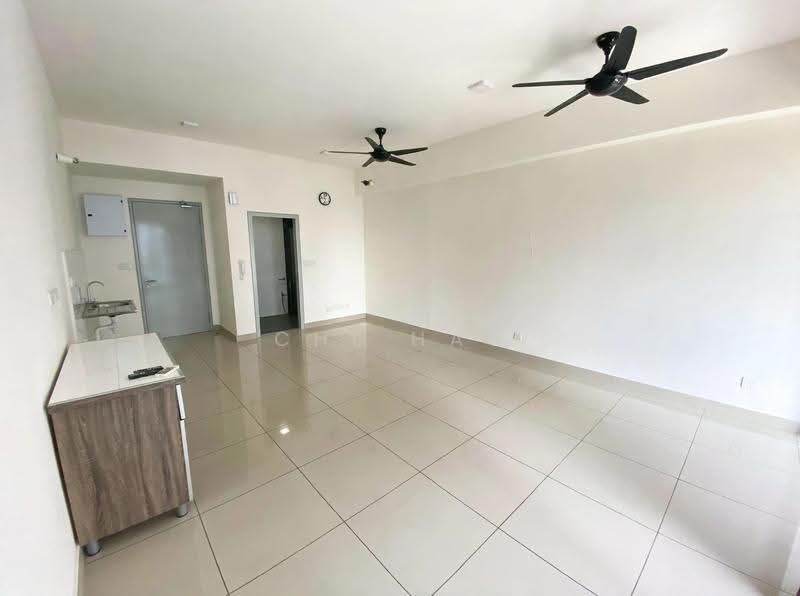Kediaman Servis untuk Disewa di Utropolis Suites 1 - Chi Hau - Living Room - PropertyGuru.com.my