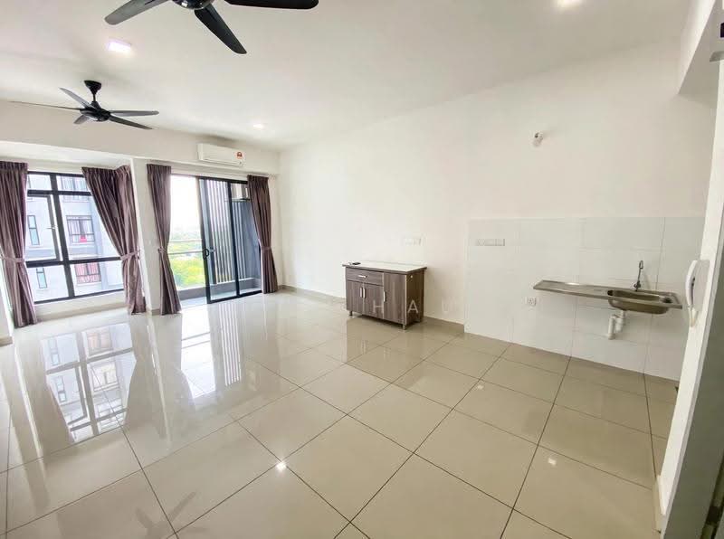 Kediaman Servis untuk Disewa di Utropolis Suites 1 - Chi Hau - Living Room - PropertyGuru.com.my