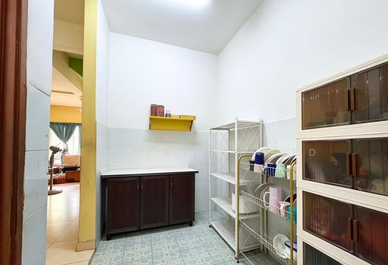 2-storey Terraced House for Sale in Taman Desa Alam (Shah Alam) - Rosniza Mohamed - Kitchen - PropertyGuru.com.my