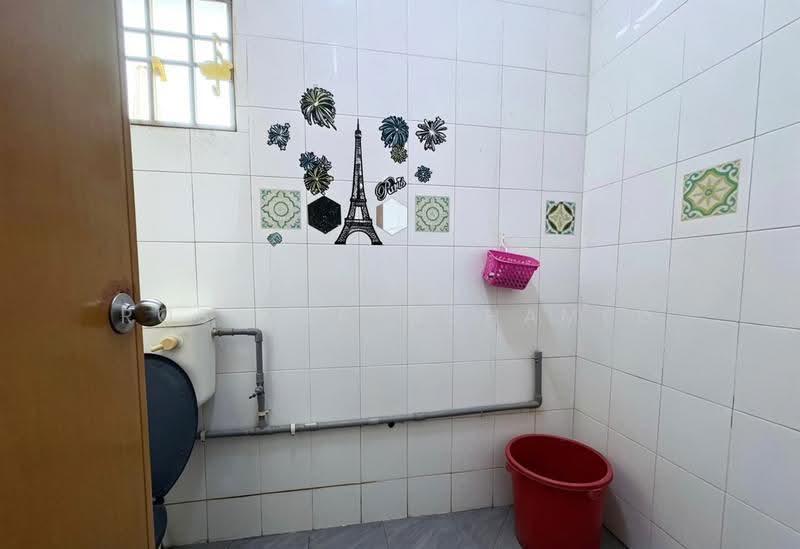 2-storey Terraced House for Sale in Taman Desa Alam (Shah Alam) - Rosniza Mohamed - Bathroom - PropertyGuru.com.my