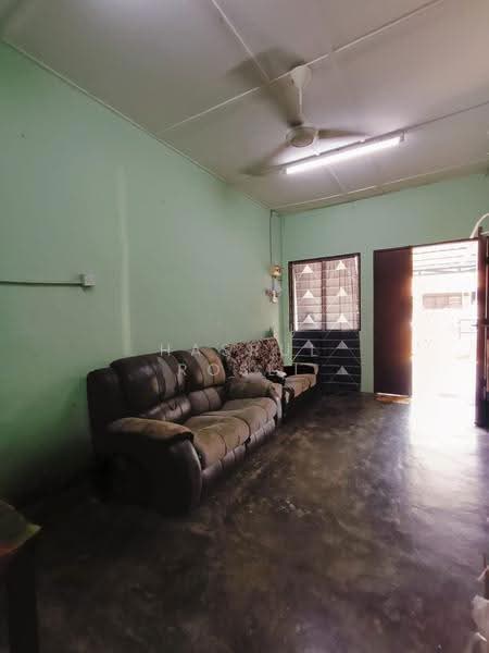 Rumah Teres 1-Tingkat untuk Dijual di Taman Ria Jaya (Sungai Petani) - Hasrul Rosli - Living Room - PropertyGuru.com.my