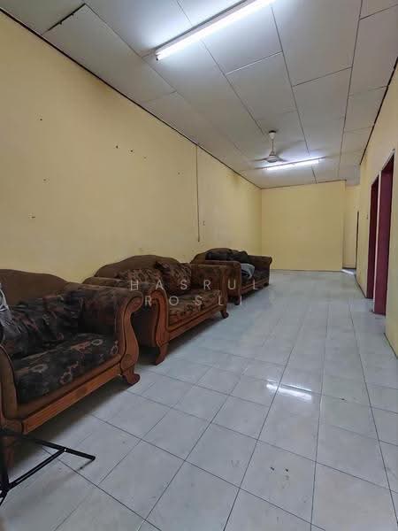 1-storey Terraced House for Sale in Taman Ria Mesra (Gurun) - Hasrul Rosli - Living Room - PropertyGuru.com.my