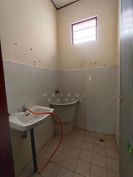 1-storey Terraced House for Sale in Taman Ria Mesra (Gurun) - Hasrul Rosli - Bathroom - PropertyGuru.com.my