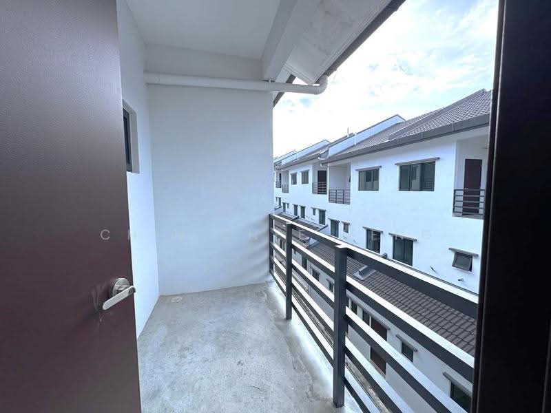 3-storey Terraced House for Sale in Batu 9 (Cheras) - Chin Chee Meng - Balcony - PropertyGuru.com.my
