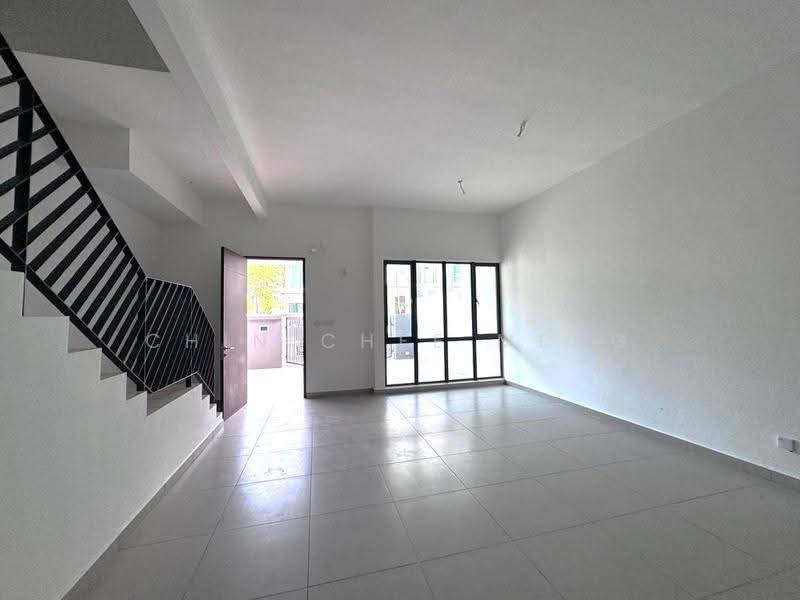 3-storey Terraced House for Sale in Batu 9 (Cheras) - Chin Chee Meng - Living Room - PropertyGuru.com.my