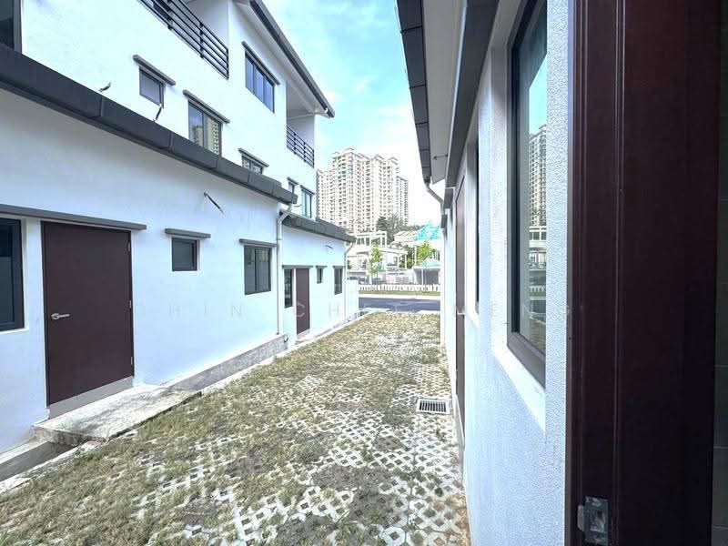3-storey Terraced House for Sale in Batu 9 (Cheras) - Chin Chee Meng - Exterior - PropertyGuru.com.my