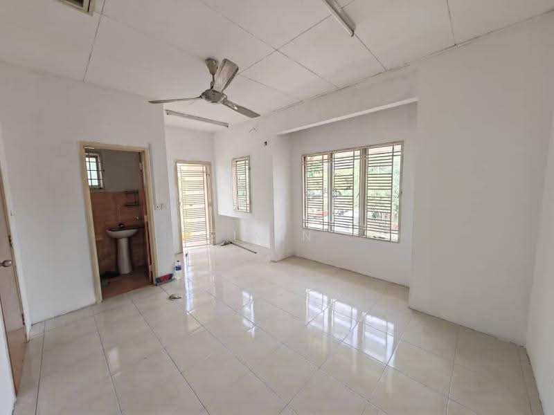 Rumah Teres 2-Tingkat untuk Dijual di Bandar Country Homes (Rawang) - Kelvin . - Interior - PropertyGuru.com.my