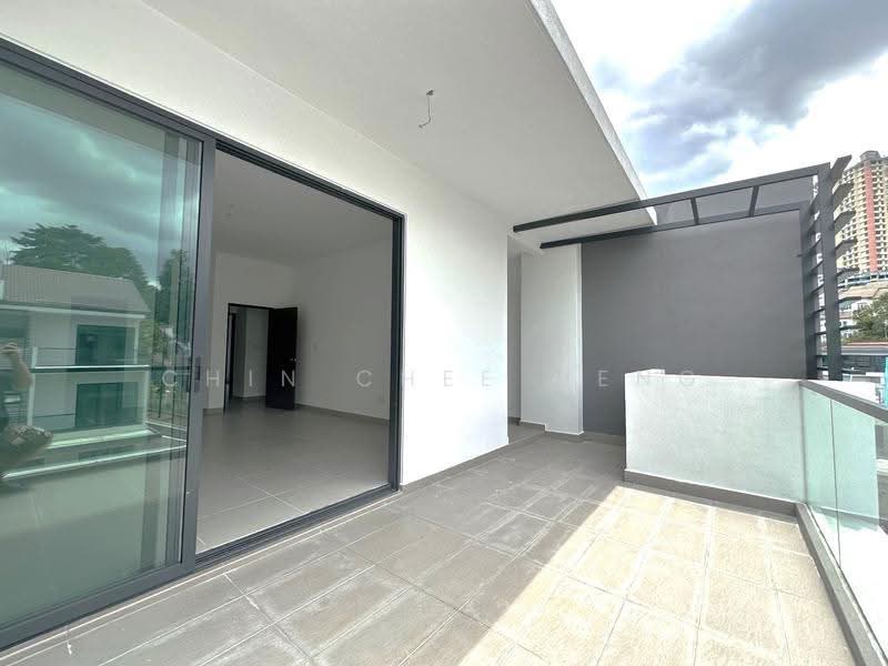 3-storey Terraced House for Sale in Batu 9 (Cheras) - Chin Chee Meng - Balcony - PropertyGuru.com.my