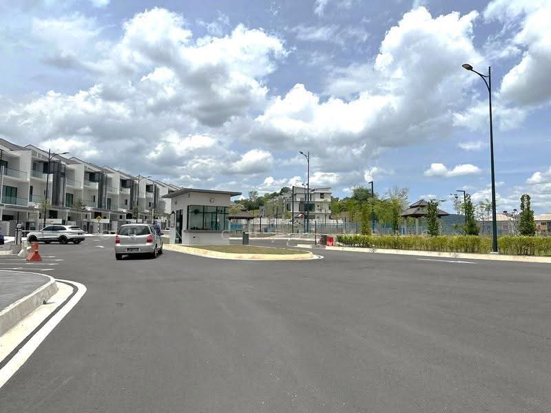 3-storey Terraced House for Sale in Batu 9 (Cheras) - Chin Chee Meng - Exterior - PropertyGuru.com.my
