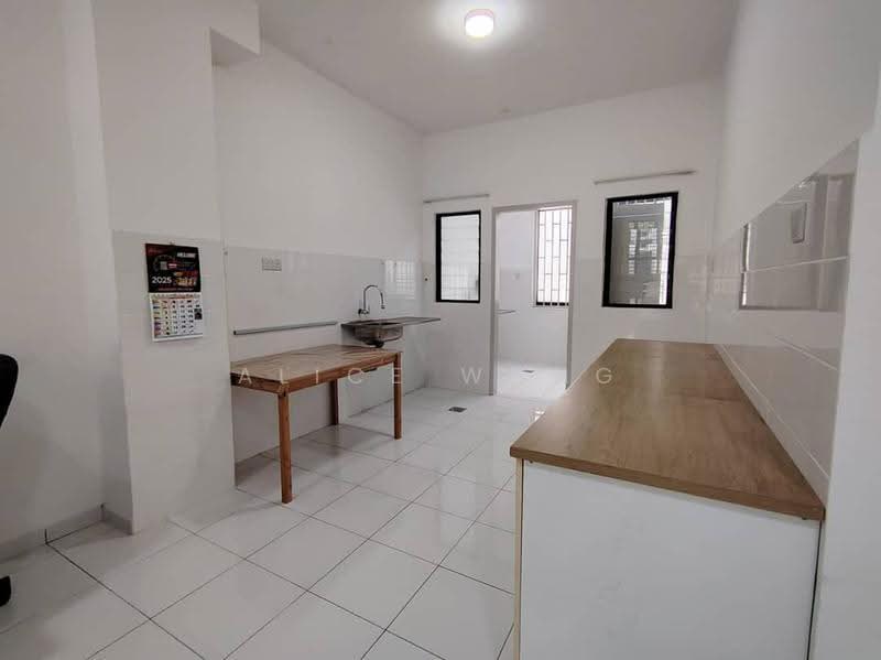 2-storey Terraced House for Rent in Setia Alam (Selangor) - Alice Wong - Kitchen - PropertyGuru.com.my