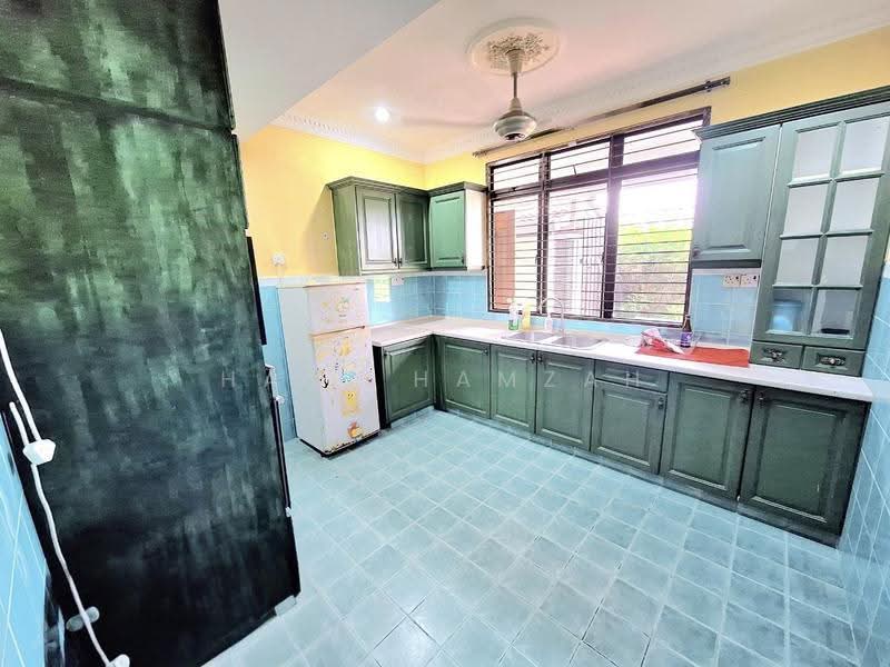 2-storey Terraced House for Sale in Ukay Bistari (Ulu Kelang) - Hani Hamzah - Kitchen - PropertyGuru.com.my