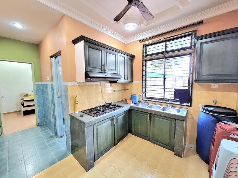 2-storey Terraced House for Sale in Ukay Bistari (Ulu Kelang) - Hani Hamzah - Kitchen - PropertyGuru.com.my