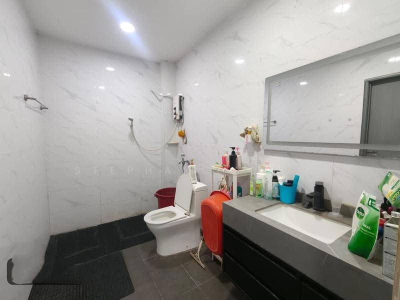 1-storey Terraced House for Sale in Port Klang (Pelabuhan Klang) (Selangor) - Stephanie Quek - Bathroom - PropertyGuru.com.my