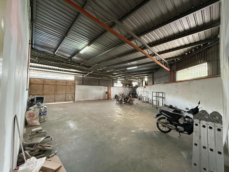 Warehouse for Rent in Taman Perindustrian Ringan Usahajaya (Simpang Ampat) - Jasmine Teh - Interior - PropertyGuru.com.my