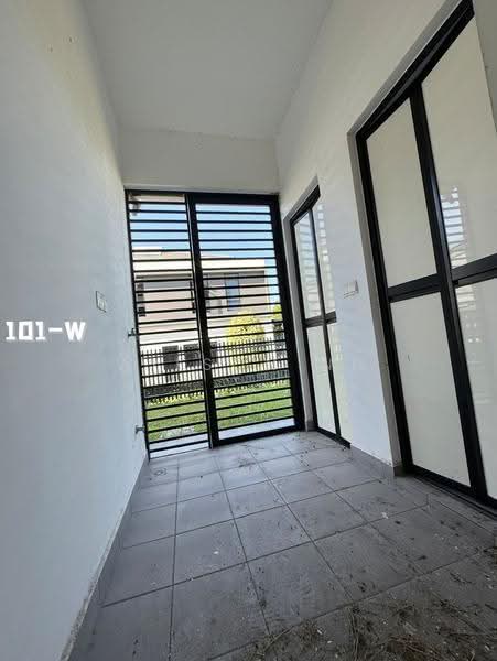 Semi-Detached House for Sale in Setia Alam (Selangor) - Wilson Ng - Entrance - PropertyGuru.com.my