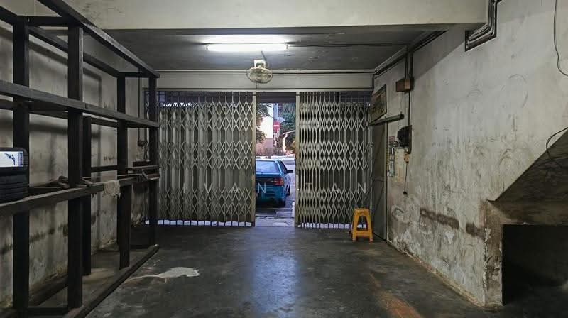 Shop for Rent in Jalan Klang Lama (Old Klang Road) (Kuala Lumpur) - Ivan Tan - Entrance - PropertyGuru.com.my