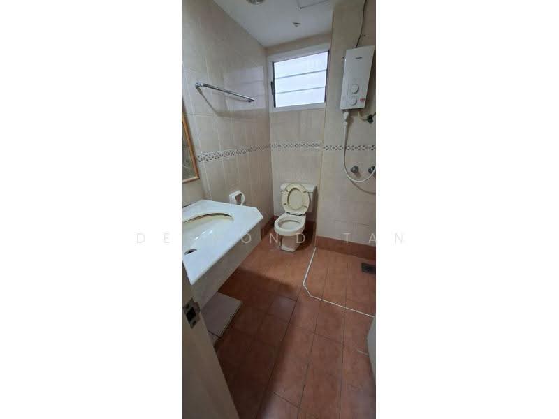 Condominium for Rent at Gurney Park Condominium - Desmond Tan - Bathroom - PropertyGuru.com.my