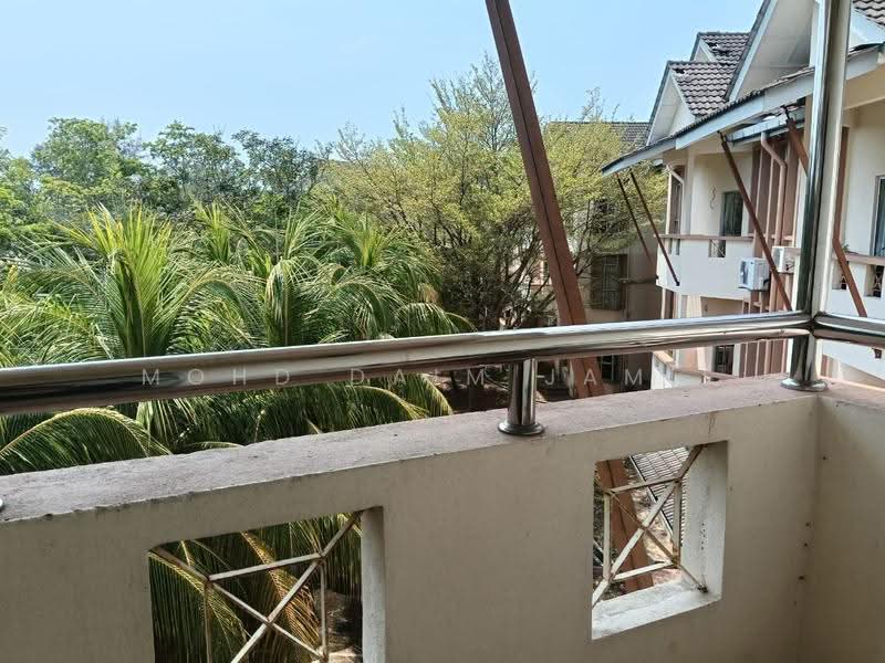 Pangsapuri untuk Dijual di Seri Bayu Resort - Mohd Daim Jamil - Balcony - PropertyGuru.com.my